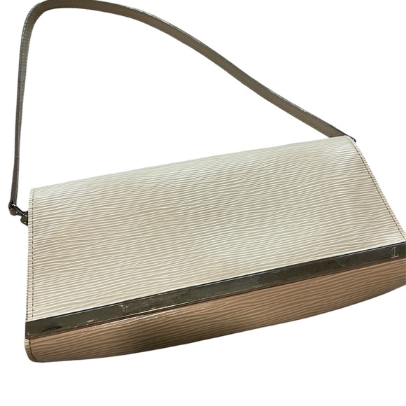 Louis Vuitton, clutch bag - Picture 1 of 3